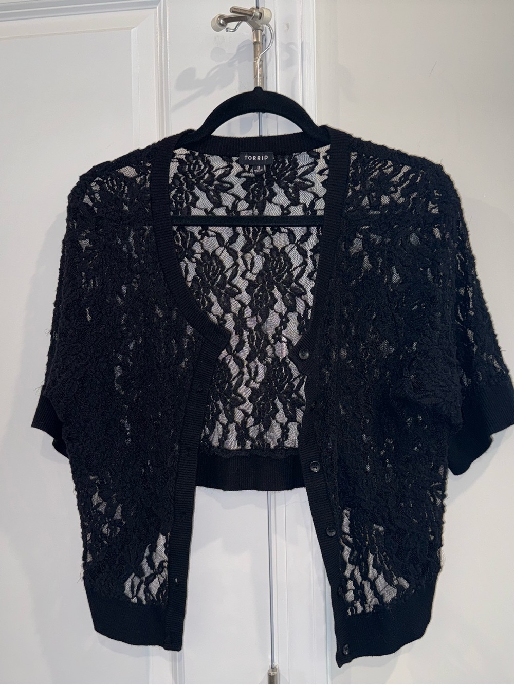 Torrid Black Lace Cropped Button Front Shrug Top size 3 Halloween